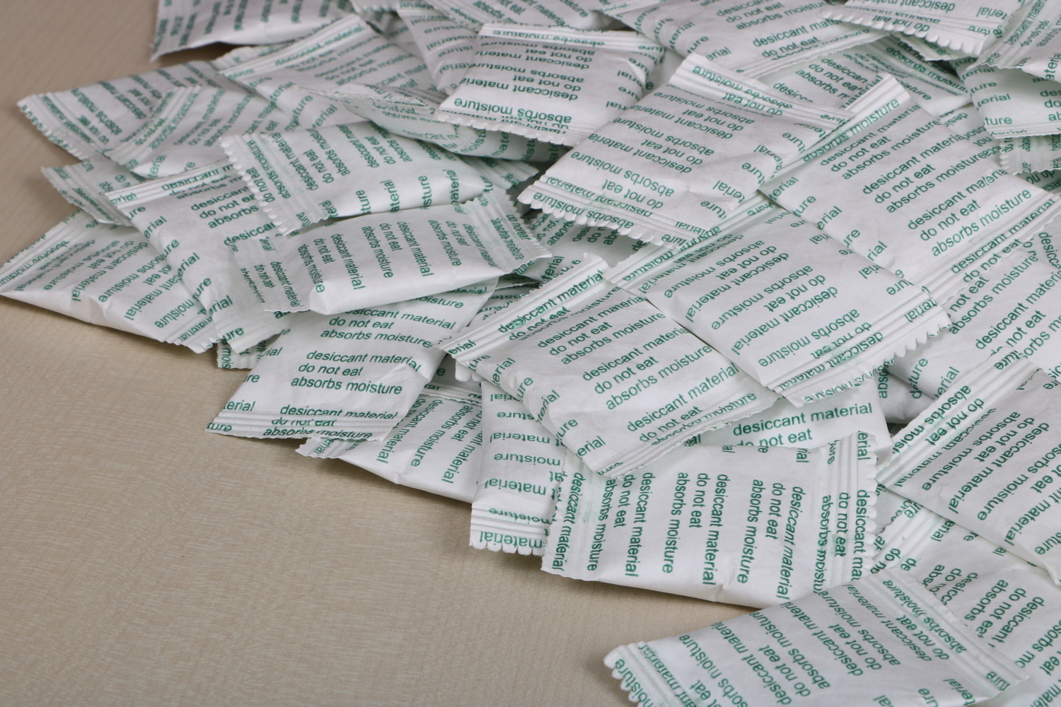 Clay Desiccant Moisture Absorbent Container Dry Pouches Desiccants